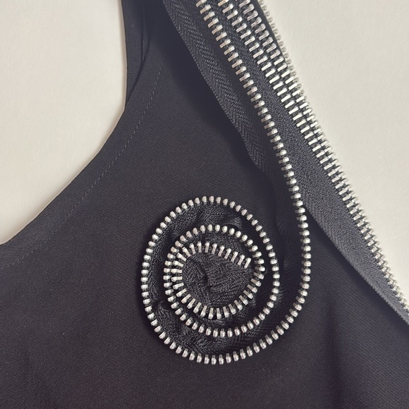 SOHUNG DESIGNS zipper detail off the shoulder swing dress - Picture 3 of 8